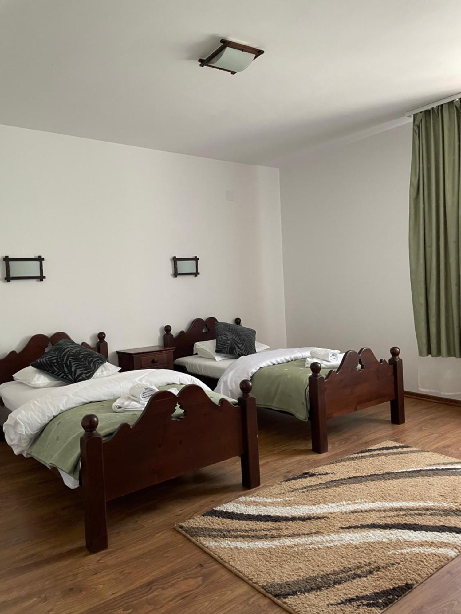 Valea Salbatica Hotell Sinca Noua Eksteriør bilde